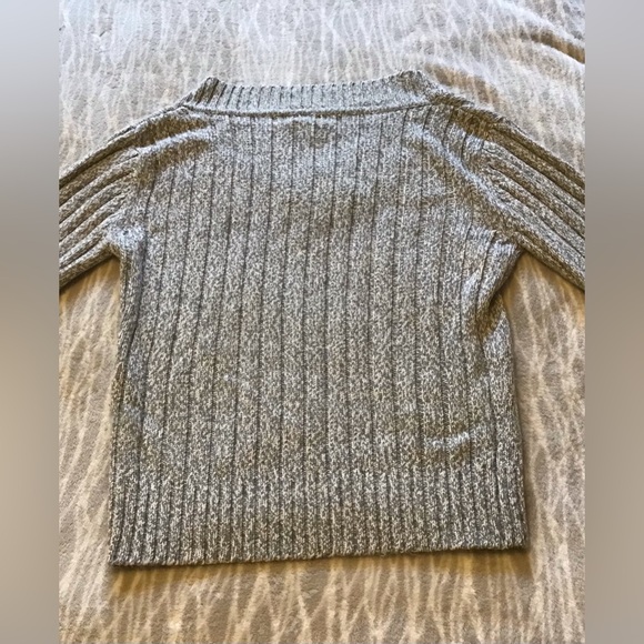 🩶🩶 Grey Cherokee V Neck Sweater 🩶🩶 - Picture 3 of 3